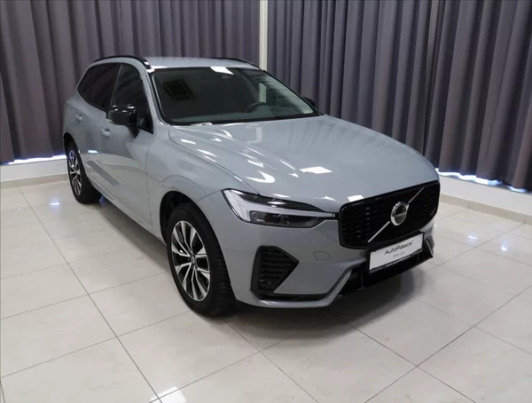 Volvo XC60 2,0 B4 AWD PLUS DARK - foto 4