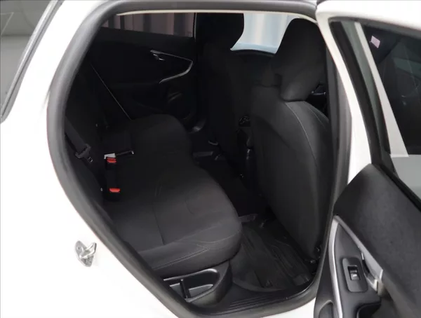 Volvo V40 1,6 D2 - foto 10