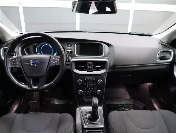 Volvo V40 1,6 D2 - foto 12