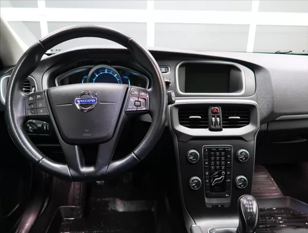 Volvo V40 1,6 D2 - foto 13