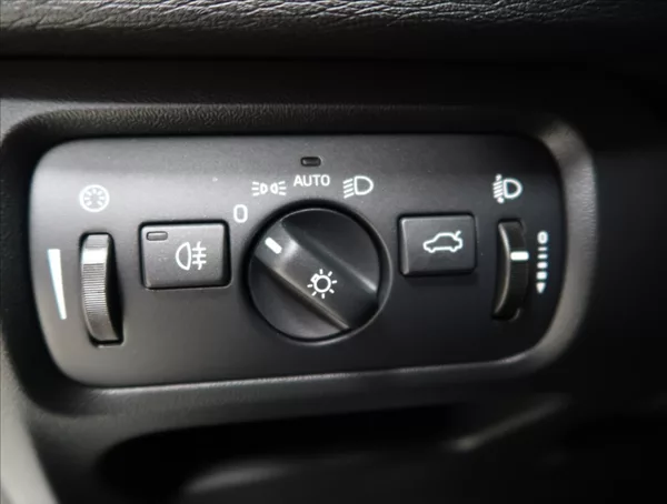 Volvo V40 1,6 D2 - foto 15