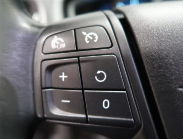 Volvo V40 1,6 D2 - foto 16