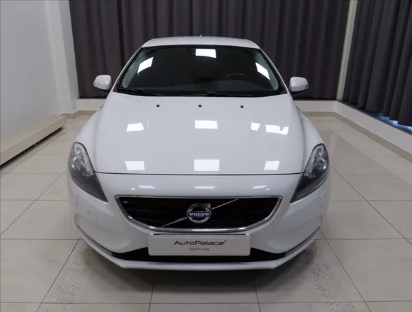 Volvo V40 1,6 D2 - foto 2