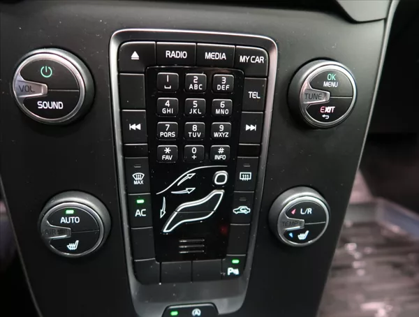 Volvo V40 1,6 D2 - foto 21