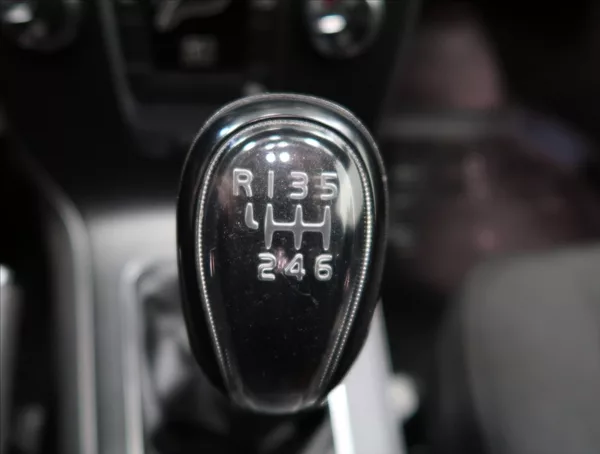 Volvo V40 1,6 D2 - foto 22