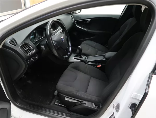 Volvo V40 1,6 D2 - foto 7
