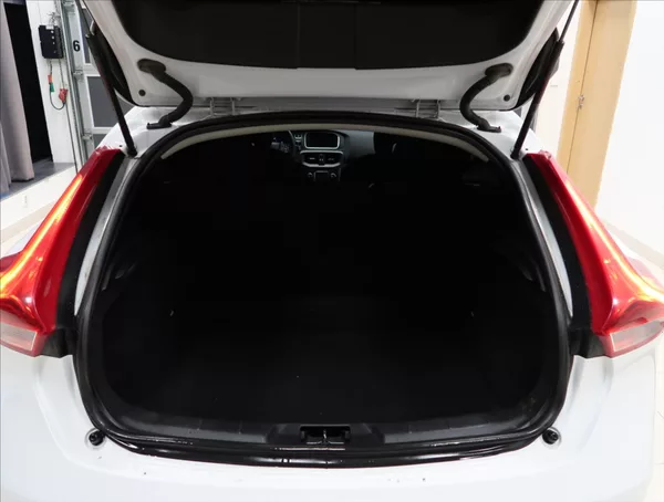 Volvo V40 1,6 D2 - foto 9