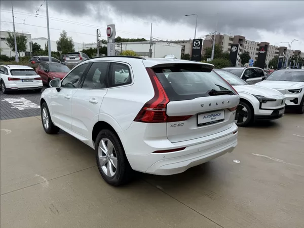 Volvo XC60 2,0 B5 AWD CORE - foto 2