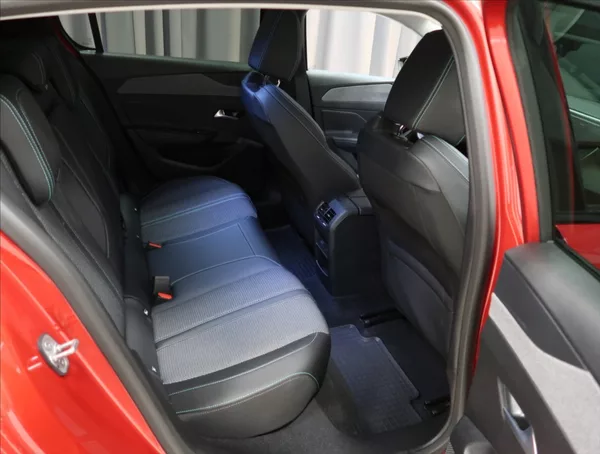 Peugeot 308 1,2 ALLURE PureTech 130 AUT - foto 10