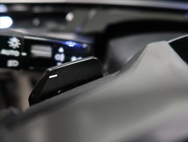 Peugeot 3008 1,2 ALLURE Hybrid 145 e-DCS6 - foto 17