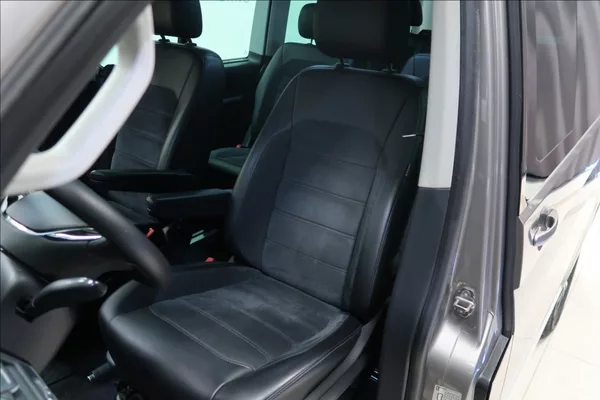 Volkswagen Multivan 2,0 TDI DSG 4MOTION HIGHLINE - foto 26