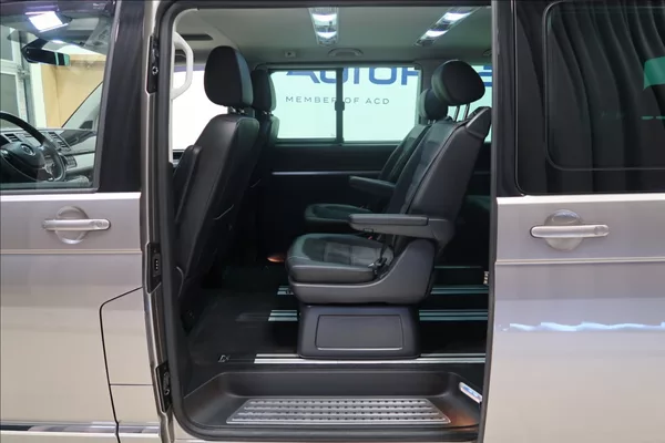 Volkswagen Multivan 2,0 TDI DSG 4MOTION HIGHLINE - foto 30