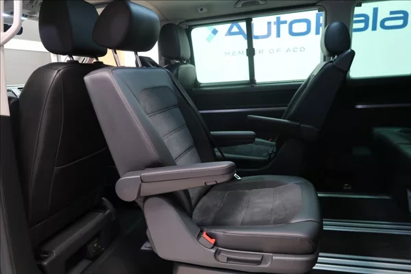 Volkswagen Multivan 2,0 TDI DSG 4MOTION HIGHLINE - foto 32