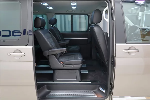 Volkswagen Multivan 2,0 TDI DSG 4MOTION HIGHLINE - foto 35