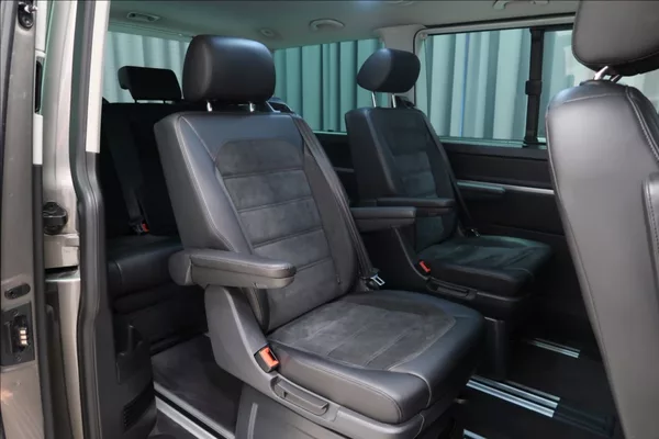 Volkswagen Multivan 2,0 TDI DSG 4MOTION HIGHLINE - foto 36