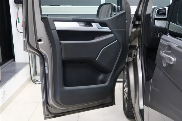 Volkswagen Multivan 2,0 TDI DSG 4MOTION HIGHLINE - foto 8