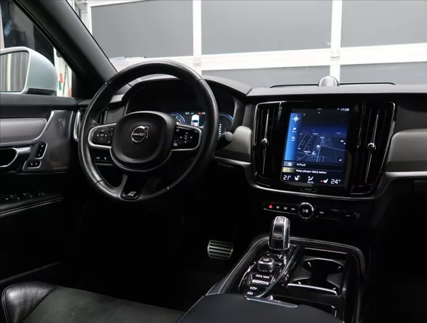 Volvo S90 2,0 T8 TWINENGINE AWD R-DESIGN - foto 11