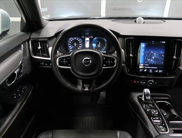 Volvo S90 2,0 T8 TWINENGINE AWD R-DESIGN - foto 12