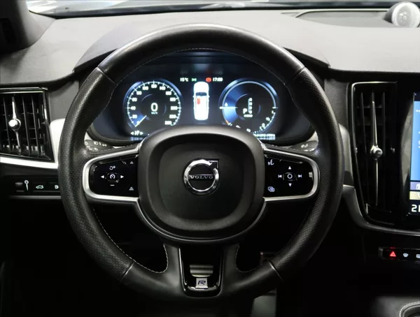 Volvo S90 2,0 T8 TWINENGINE AWD R-DESIGN - foto 13