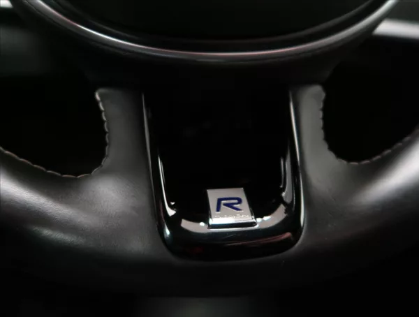 Volvo S90 2,0 T8 TWINENGINE AWD R-DESIGN - foto 16