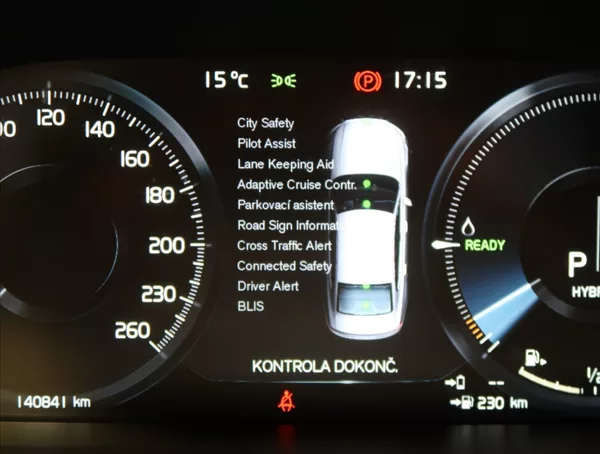 Volvo S90 2,0 T8 TWINENGINE AWD R-DESIGN - foto 19