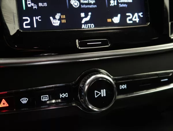 Volvo S90 2,0 T8 TWINENGINE AWD R-DESIGN - foto 33