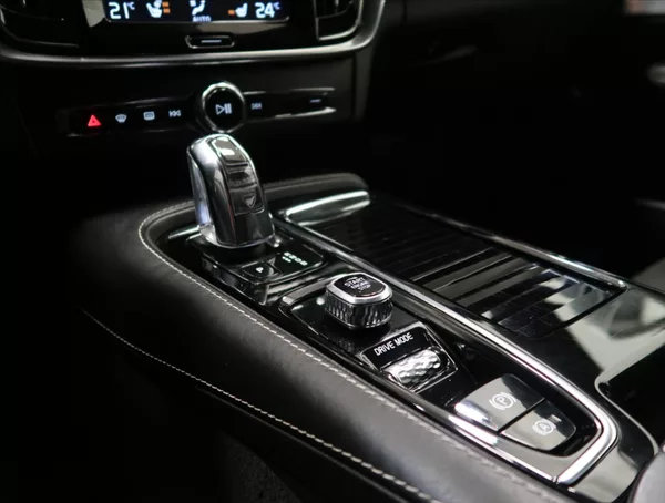 Volvo S90 2,0 T8 TWINENGINE AWD R-DESIGN - foto 34