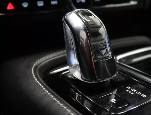 Volvo S90 2,0 T8 TWINENGINE AWD R-DESIGN - foto 35