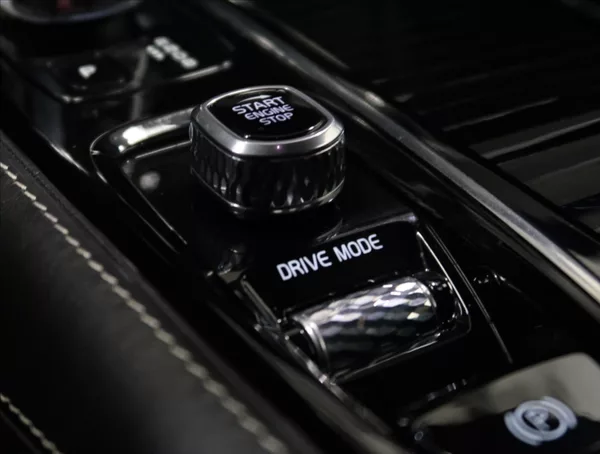 Volvo S90 2,0 T8 TWINENGINE AWD R-DESIGN - foto 36