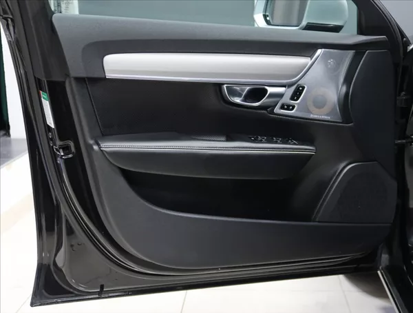 Volvo S90 2,0 T8 TWINENGINE AWD R-DESIGN - foto 8