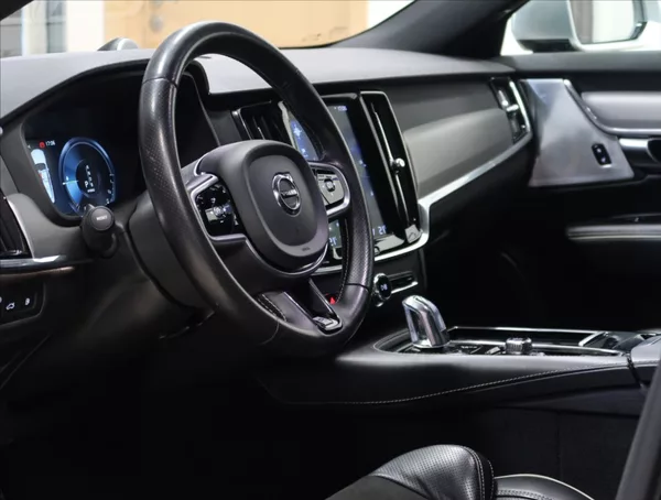Volvo S90 2,0 T8 TWINENGINE AWD R-DESIGN - foto 9
