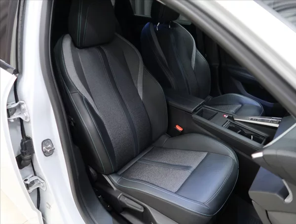 Peugeot 308 1,2 SW ALLURE PureTech 130 AUT - foto 36