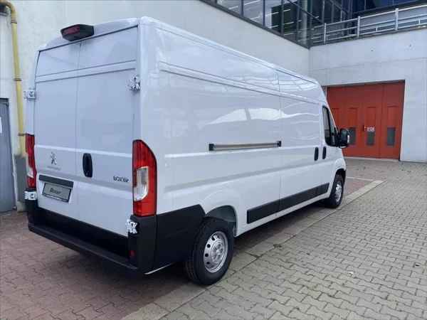 Peugeot Boxer 2,2 140k MAN6 Furgon 3500 L3H - foto 5