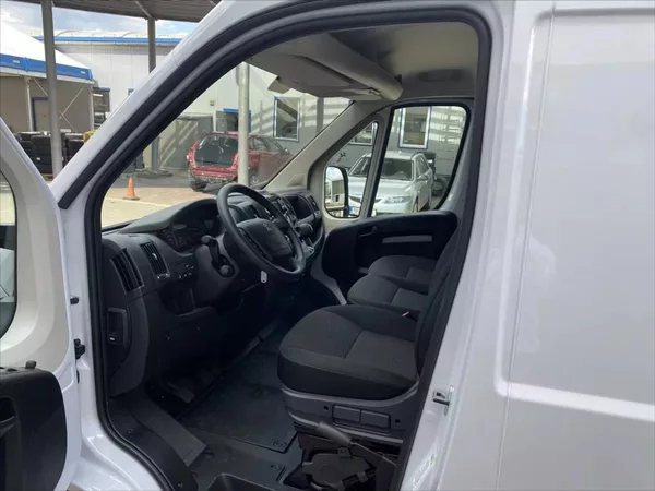 Peugeot Boxer 2,2 140k MAN6 Furgon 3500 L3H - foto 6