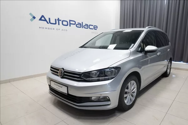 Volkswagen Touran 2,0 TDI MASÁŽ KAMERA VÝHŘEV ČR