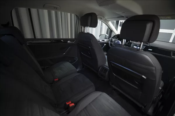 Volkswagen Touran 2,0 TDI MASÁŽ KAMERA VÝHŘEV ČR - foto 10