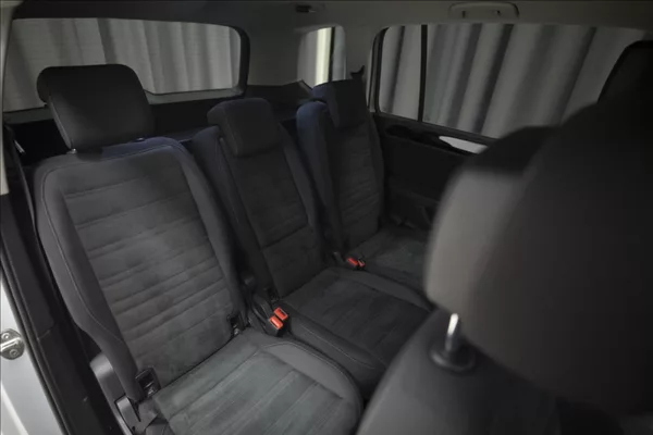 Volkswagen Touran 2,0 TDI MASÁŽ KAMERA VÝHŘEV ČR - foto 12