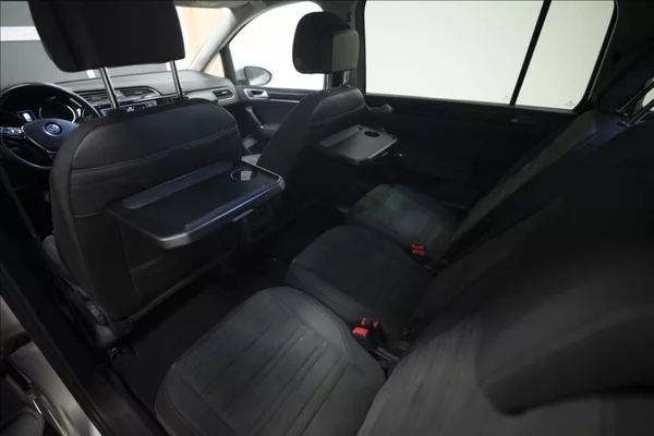 Volkswagen Touran 2,0 TDI MASÁŽ KAMERA VÝHŘEV ČR - foto 16
