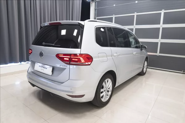 Volkswagen Touran 2,0 TDI MASÁŽ KAMERA VÝHŘEV ČR - foto 4