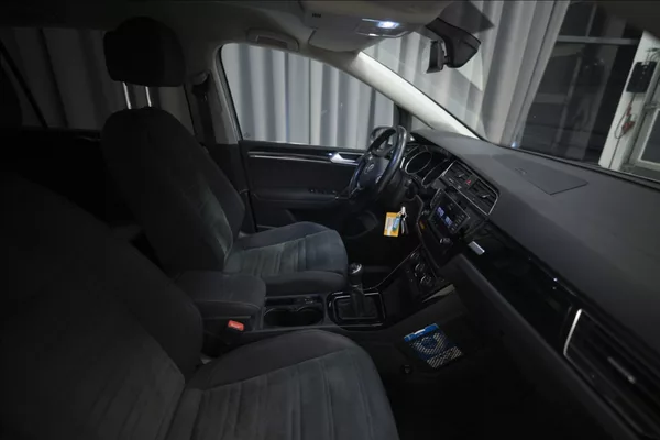 Volkswagen Touran 2,0 TDI MASÁŽ KAMERA VÝHŘEV ČR - foto 8