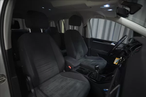 Volkswagen Touran 2,0 TDI MASÁŽ KAMERA VÝHŘEV ČR - foto 9