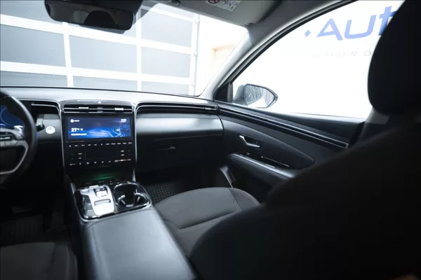 Hyundai Tucson 1,6 T-GDI AT NAVI KAMERA TAŽNÉ - foto 15