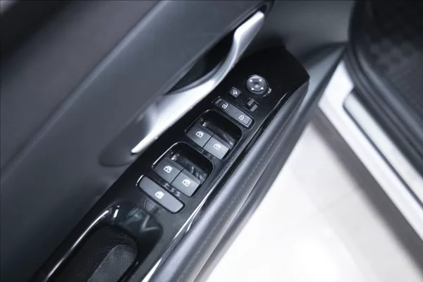 Hyundai Tucson 1,6 T-GDI AT NAVI KAMERA TAŽNÉ - foto 17
