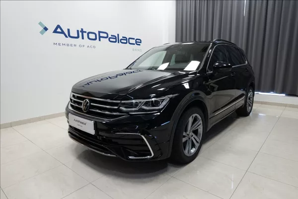Volkswagen Tiguan 1,4 TSI DSG eHYBRID R-LINE ČR