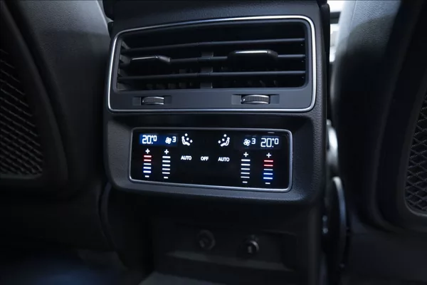 Audi Q7 3,0 TDI QUATTRO S-LINE ČR - foto 15