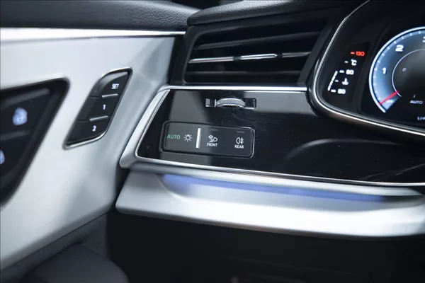 Audi Q7 3,0 TDI QUATTRO S-LINE ČR - foto 28