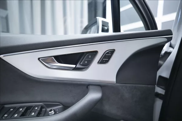 Audi Q7 3,0 TDI QUATTRO S-LINE ČR - foto 41