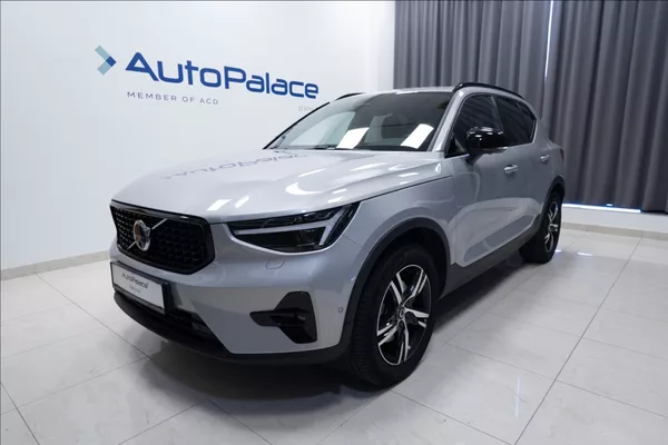 Volvo XC40 2,0 B3 NAVI KAMERA 360° TAŽNÉ
