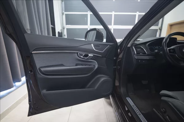 Volvo XC90 2,0 B5 AWD INSCRIPTION 7 MÍST - foto 17
