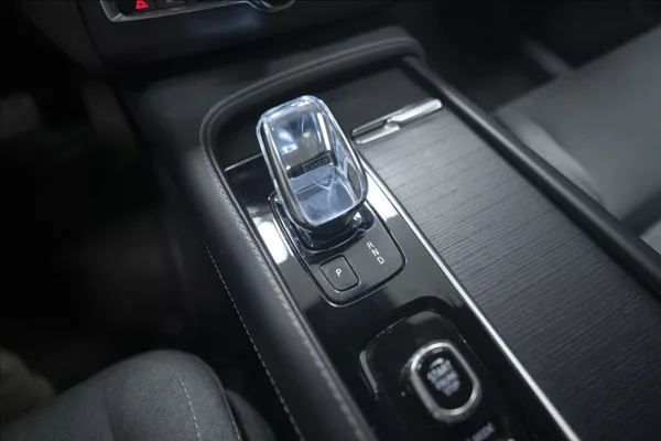 Volvo XC90 2,0 B5 AWD INSCRIPTION 7 MÍST - foto 25